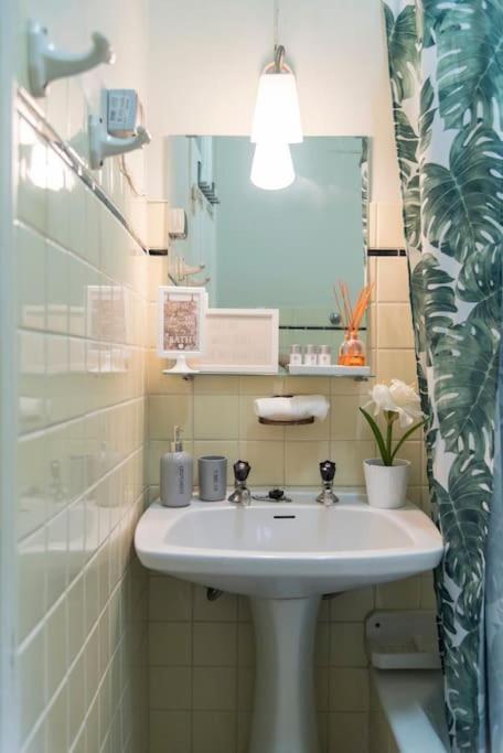 Apartamento Bairro Alto 3 *